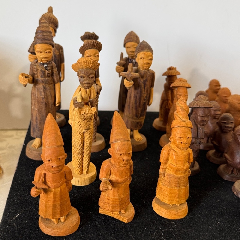 Vintage 1920s Hand Carved African Chess Pieces Tribal Nigerian Handcrafted - Picture 4 of 16